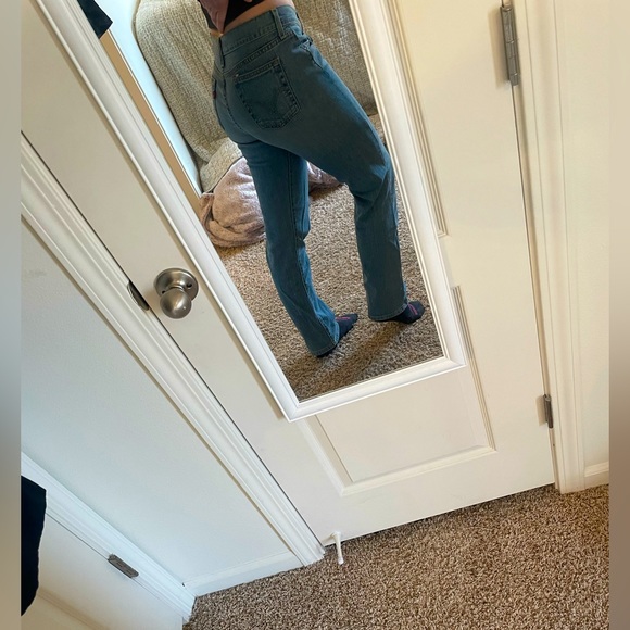 Size 8 Levi Straight Leg Jeans - Picture 1 of 5